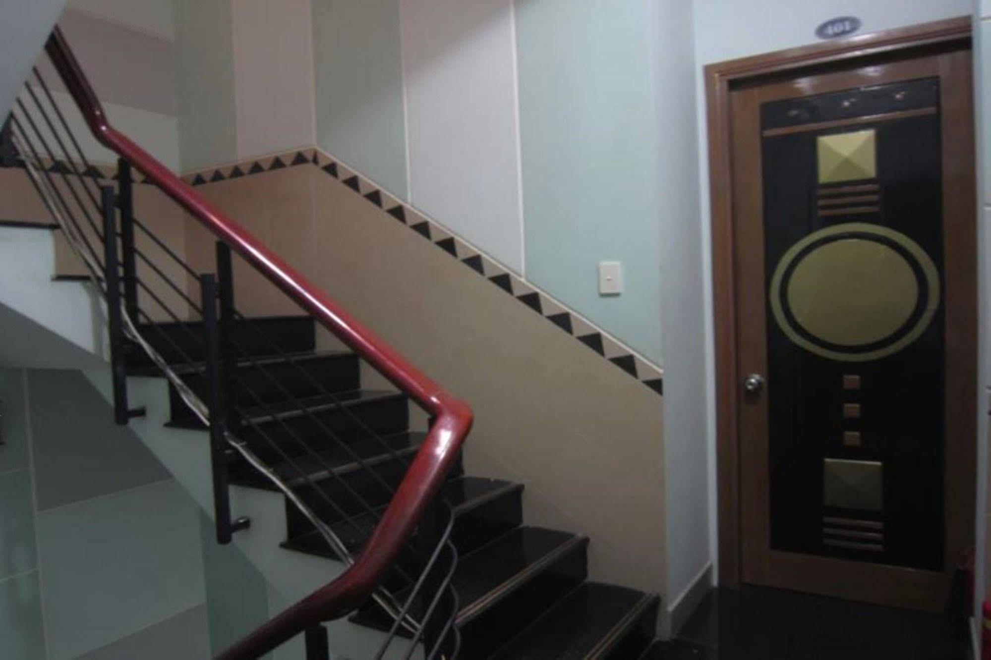 Quy Thanh Hotel Хошимин Экстерьер фото